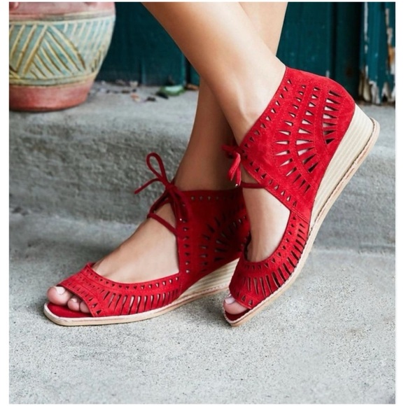 Jeffrey Campbell Red Rodillo Suede Peep Toe Wedges Size 7.5 - Picture 1 of 10